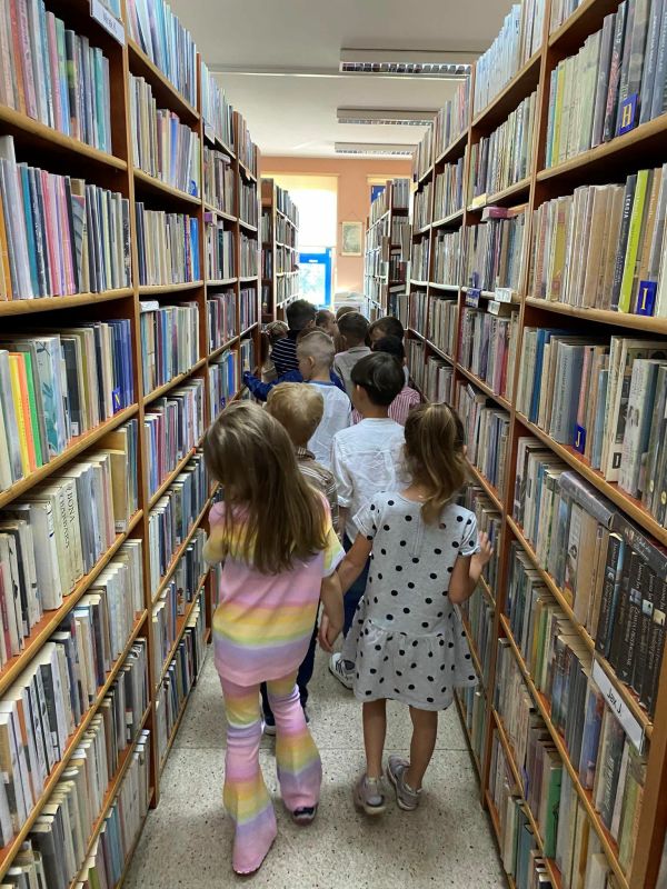 4 Grupa Sowy w bibliotece