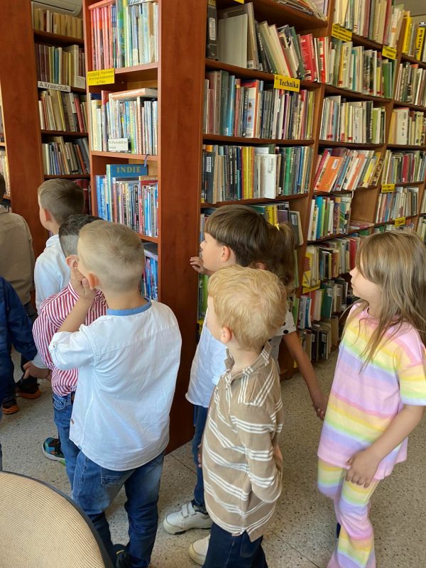 5 Grupa Sowy w bibliotece