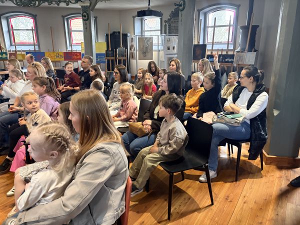 68FD7D05-865C-46A0-8EBA-8DA33227F602Mądrze i z humorem