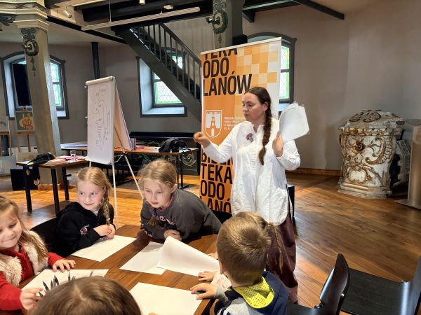 87905D08-4CD0-452F-8398-0117F60D13F6Mądrze i z humorem