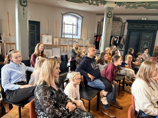 C0FB9704-5A9A-4F6C-A25B-BB6E5B4E93BAMądrze i z humorem