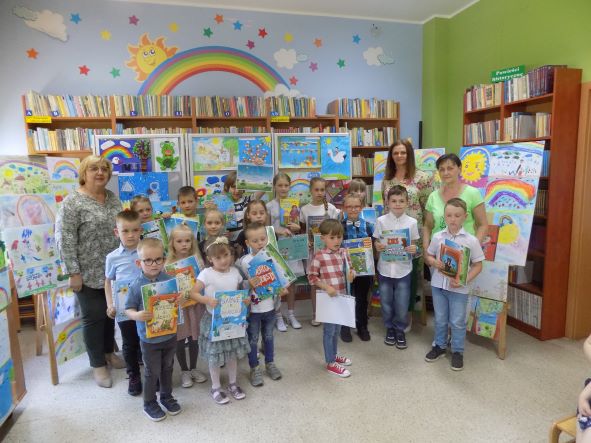 Rozdanie nagród i dyplomów zwycięzcom i wyróżnionym w konkursie plastycznym pt. „Moja ilustracja „ do wierszy Marii Konopnickiej.