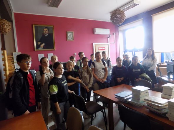 Klasa 5 ze Szkoły Podstawowej w Uciechowie